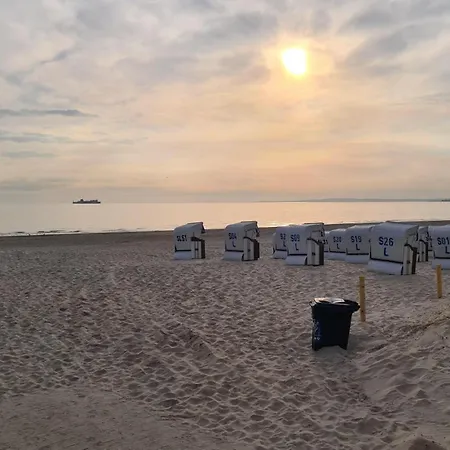 Idyllisches-ferienhaus-strandhaus 펜션 제바트헤링스도르프